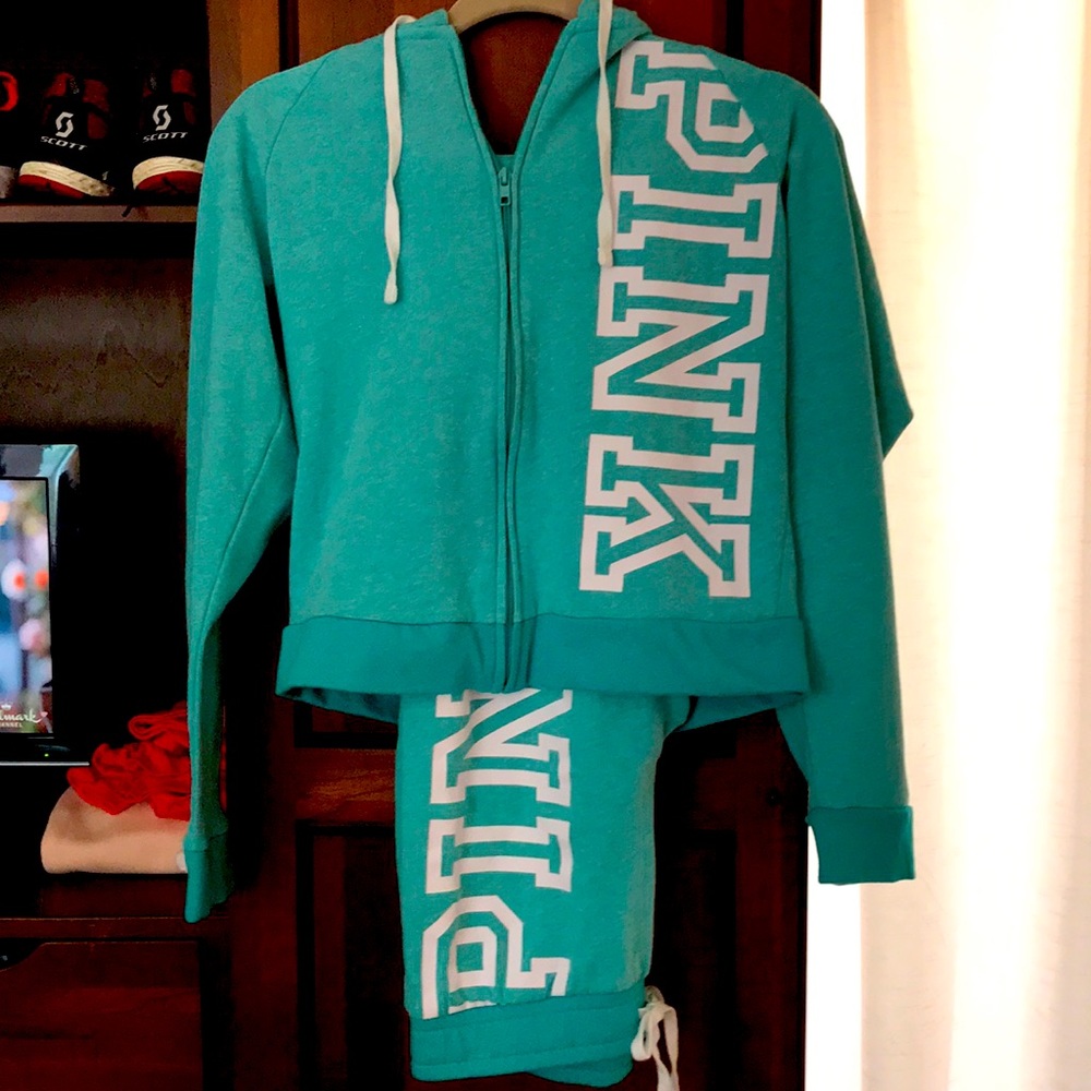 Like new Victoria secret pink sweatsuit